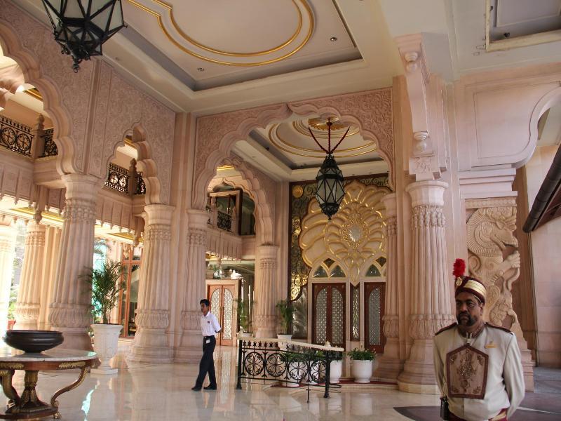 The Leela Palace Bengaluru Exterior photo